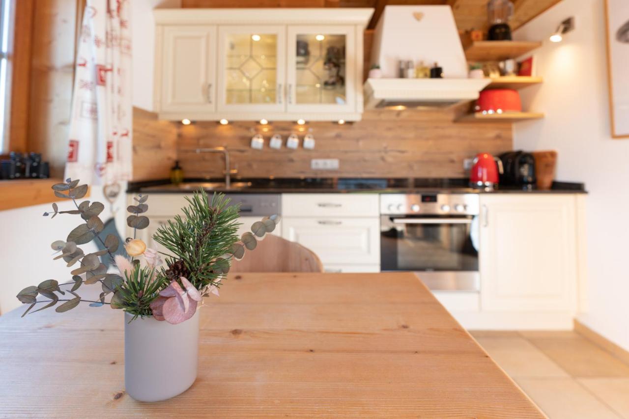 Dorfchalets & Apartments - Authentic Experience In Centre Of Kaprun Including Tauernspa And Summercard Εξωτερικό φωτογραφία