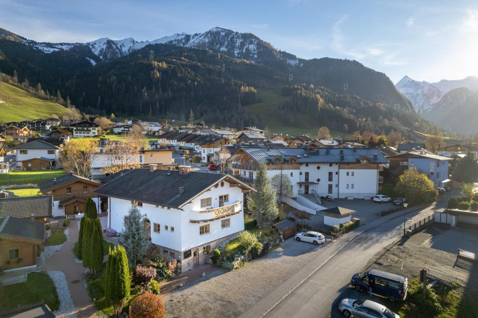 Dorfchalets & Apartments - Authentic Experience In Centre Of Kaprun Including Tauernspa And Summercard Εξωτερικό φωτογραφία