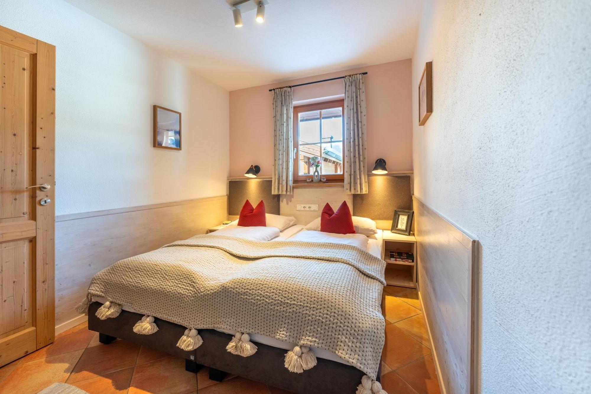 Dorfchalets & Apartments - Authentic Experience In Centre Of Kaprun Including Tauernspa And Summercard Εξωτερικό φωτογραφία